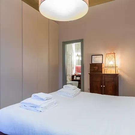 Apartment M4 Elegance And Style Near The Metro
